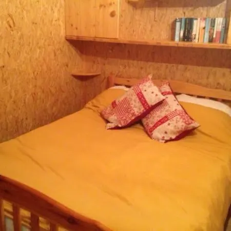캠프장 Lakeside Cabin 안시
