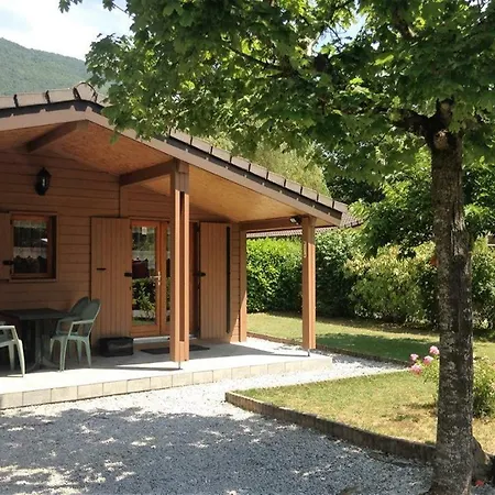 캠프장 Lakeside Cabin