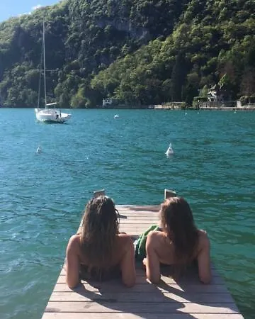Lakeside Cabin 4*