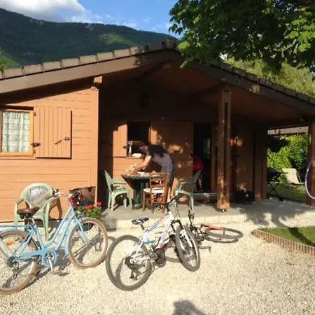 캠프장 Lakeside Cabin 4*