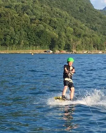 Lakeside Cabin 4* 안시