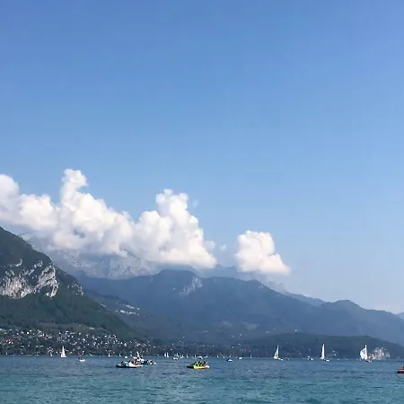 Lakeside Cabin 4* Annecy