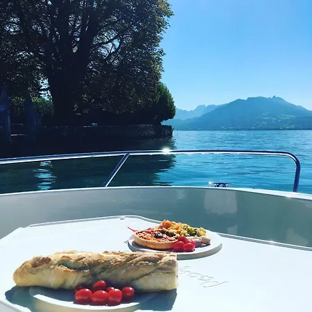 Lakeside Cabin Annecy