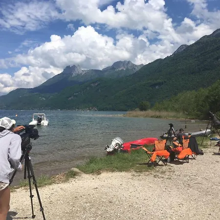캠프장 Lakeside Cabin 안시