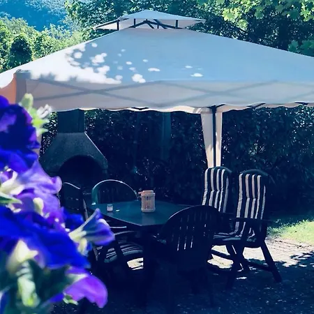 캠프장 Lakeside Cabin