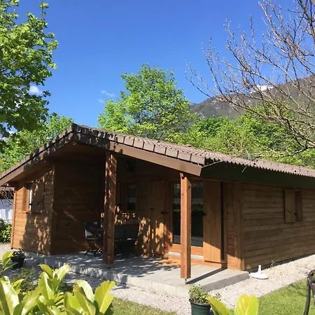Lakeside Cabin 4*